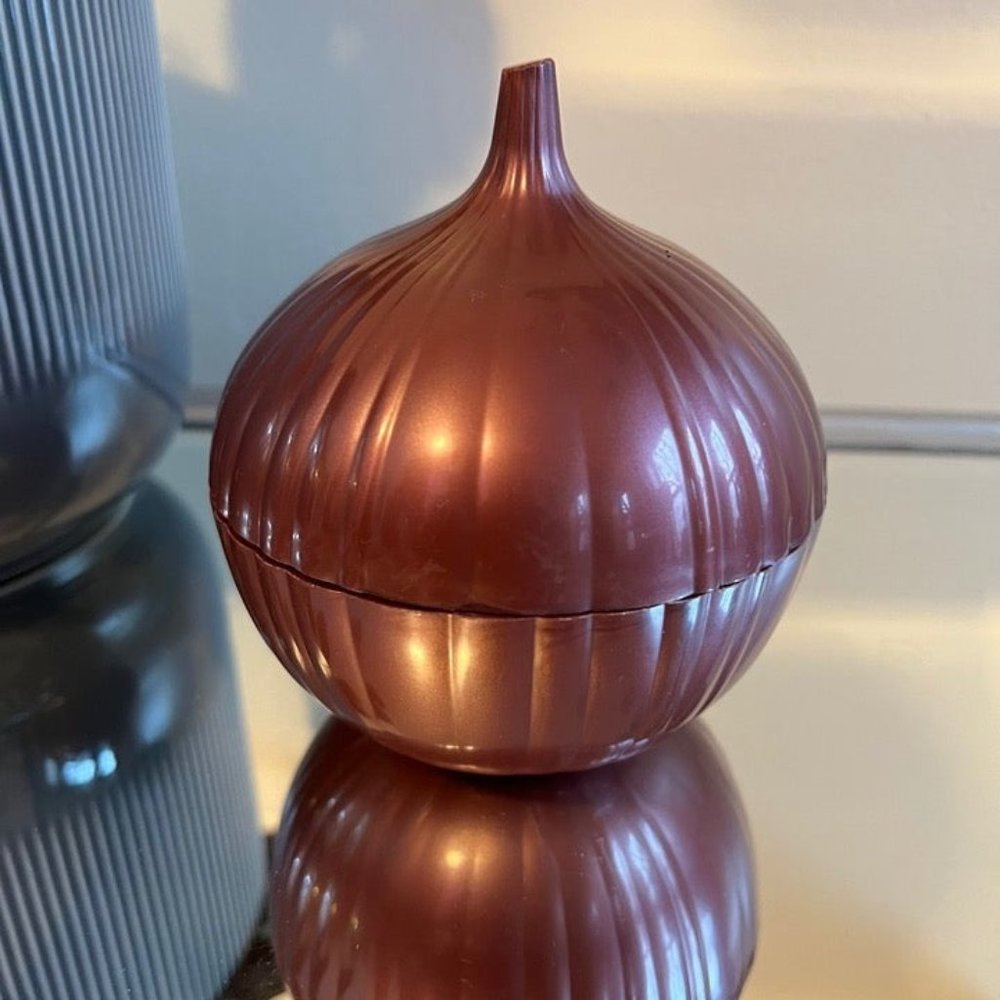 Hutzler Onion Holder Kitchenware